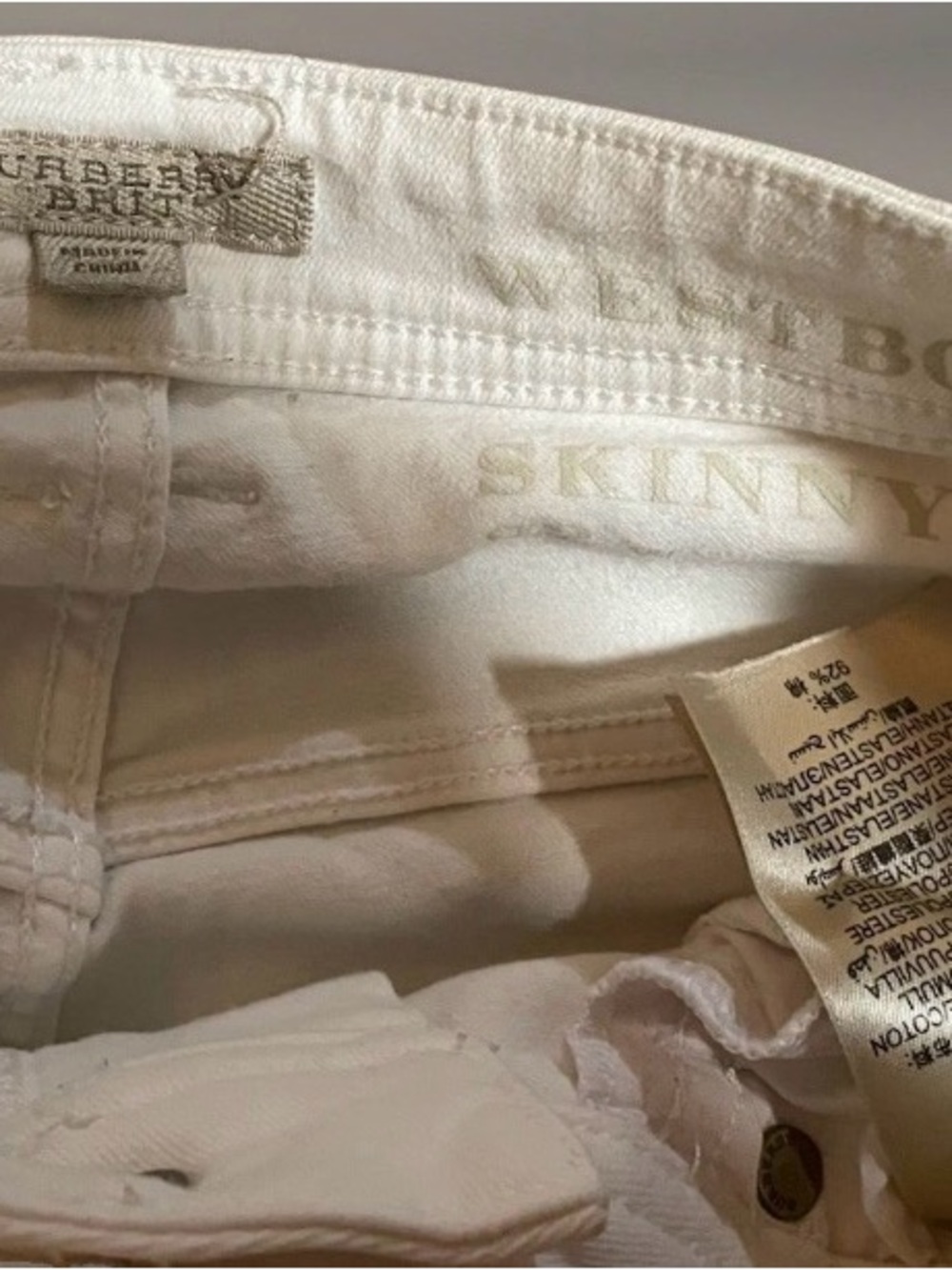 Burberry White Denim with Branded Metal Tab - Picture 4 of 4